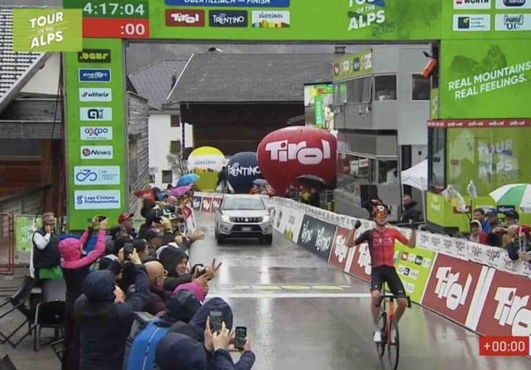 Thymen Arensman renverse le Tour des Alpes à l’occasion de la 4e étape