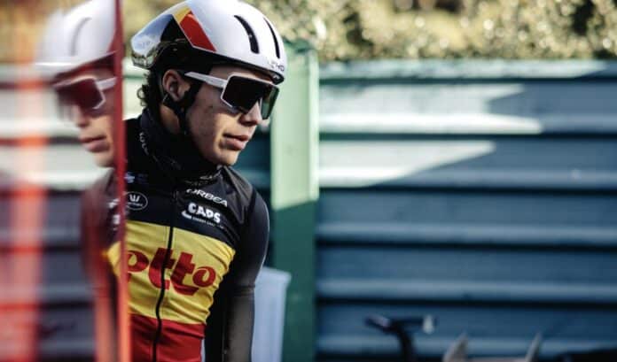 arnaud de lie fait son retour a la competition a cologne