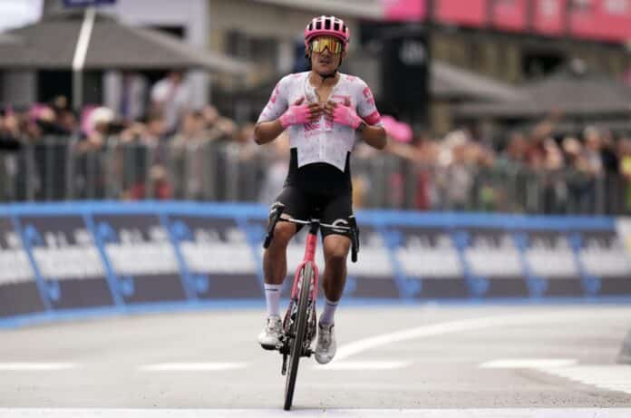 Giro 2025 : étape 11 : Richard Carapaz s'impose en solitaire