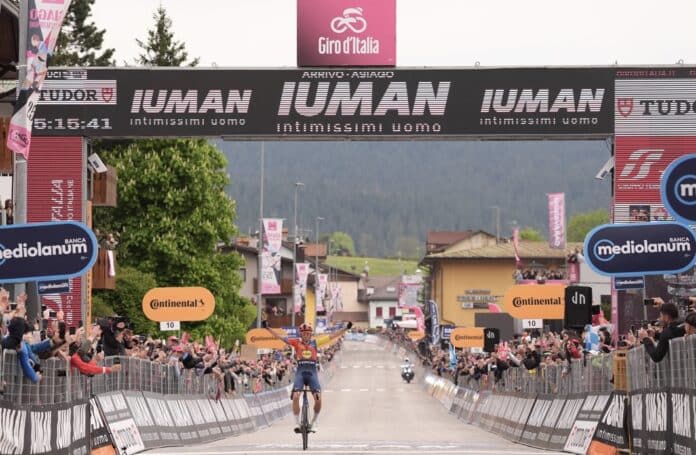 giro-2025-etape-15-carlos-verona-jetais-la-pour-soutenir-pedersen-et-ciccone