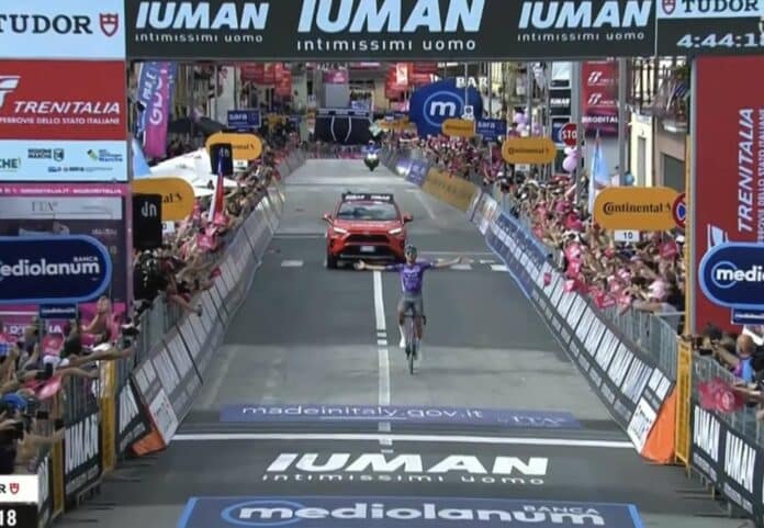 Giro 2025 : étape 8 : Luke Plapp s'impose en solitaire, Diego Ulissi prend le maillot rose