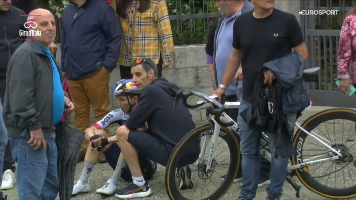 giro-2025-grosse-chute-sur-letape-6-la-course-est-neutralisee-jay-hindley-a-abandonne