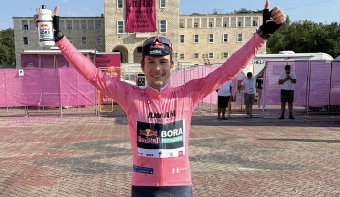 giro 2025 primoz roglic on reve dobtenir le rose a rome