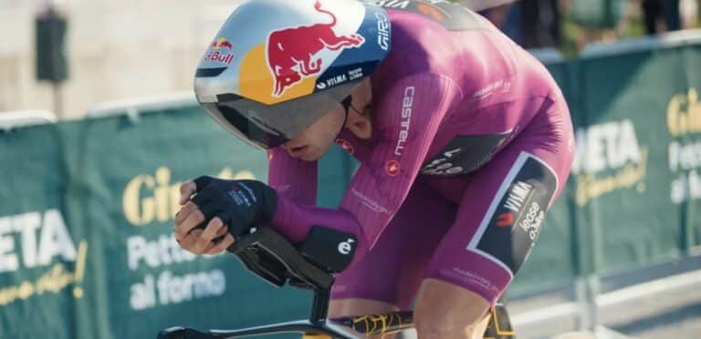 Giro 2025, étape 2 : Wout Van Aert : « J’espérais me battre pour le maillot rose »