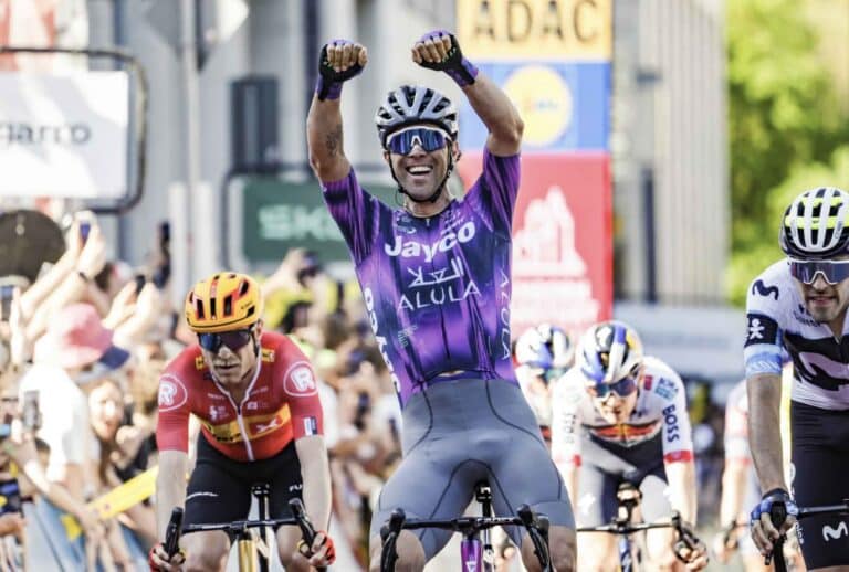 Michael Matthews remporte l’Eschborn-Frankfurt 2025