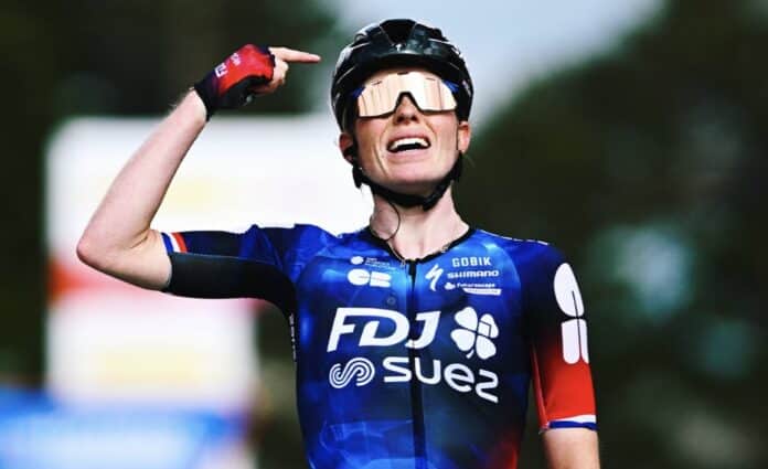 tour d'Espagne féminin 2025 demi vollering domine cette 5e etape et prend le maillot rouge