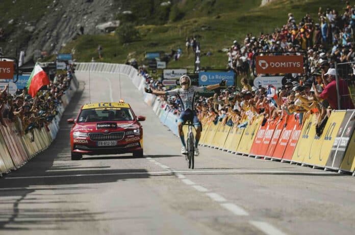 Critérium du Dauphiné 2025 étape 8 Lenny Martinez s'impose en solitaire Tadej Pogacar s'offre le général
