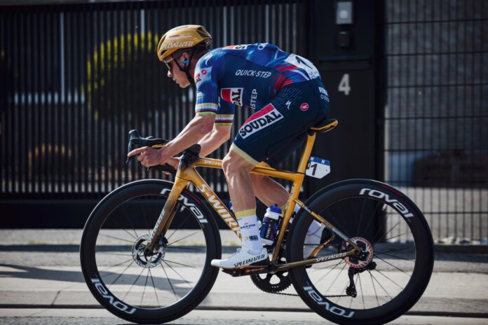 Critérium du Dauphiné 2025 : Remco Evenepoel solidement entouré par Soudal Quick-Step