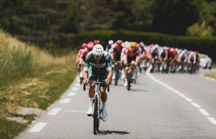 Tadej Pogacar peut-il chiper le maillot vert du Critérium du Dauphiné à Mathieu Van der Poel ?
