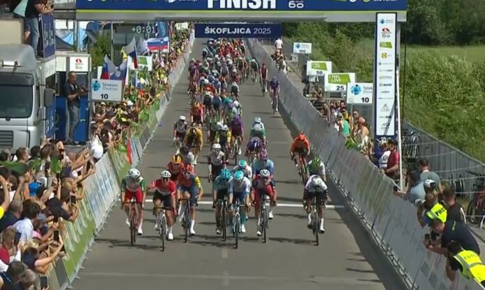 Tour de Slovénie 2025, étape 1 : Dylan Groenewegen remporte le sprint massif