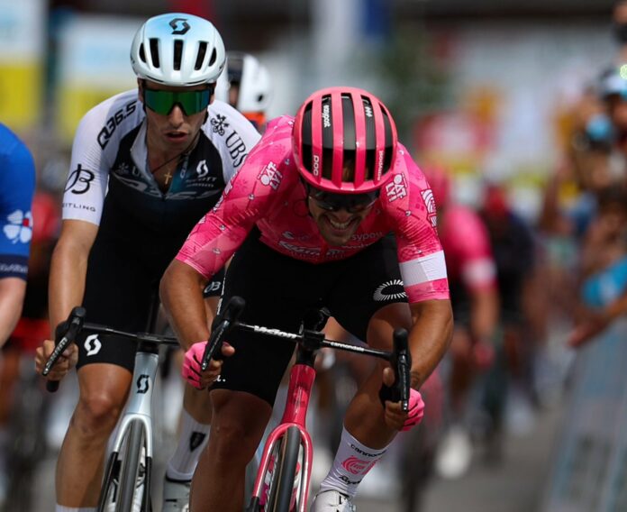 Tour de Suisse 2025, étape 2 : Vincenzo Albanese s'impose en costaud
