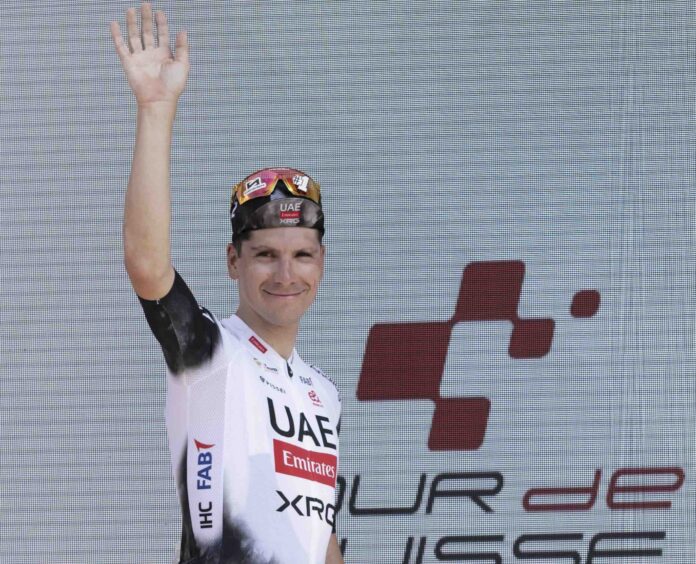 Tour de Suisse 2025 étape 8 Joao Almeida remporte le chrono et met en échec Kévin Vauquelin