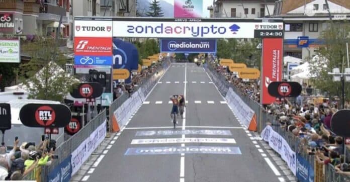 Anna Henderson s'impose sur la 2ème étape du Giro Femmes 2025