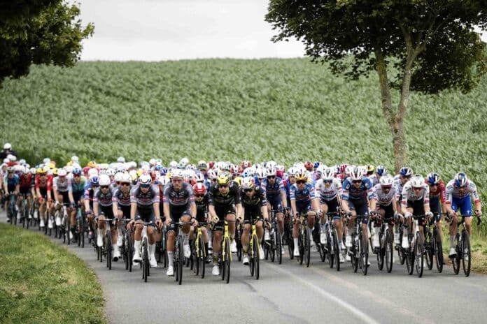 Direct la 3e étape du Tour de France 2025 de Valenciennes à Dunkerque suivez la course en temps réel