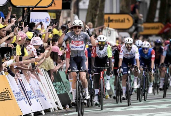 Jasper Philipsen s'impose à Lille et prend le maillot jaune au terme d'une étape folle du Tour de France 2025