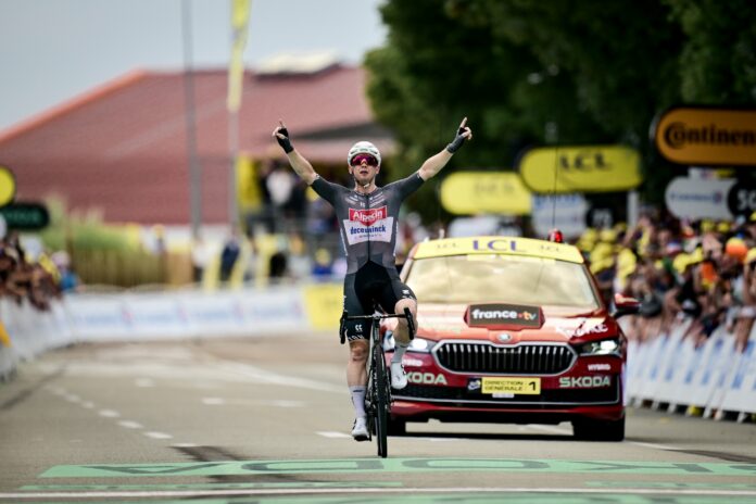 Kaden Groves remporte la 20e étape du Tour de France 2025 en solitaire