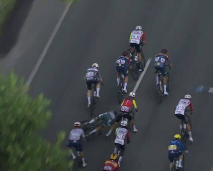 Premiers cartons jaunes sur le Tour de France 2025 quatre coureurs sanctionnés pour sprints irréguliers
