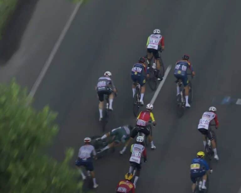 Premiers cartons jaunes sur le Tour de France 2025 : Quatre coureurs sanctionnés pour sprints irréguliers