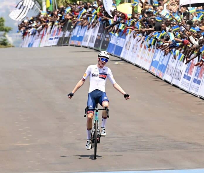 Championnats du Monde 2025 à Kigali : Harry Hudson Champion du Monde Junior, le français Johan Blanc médaille d'argent