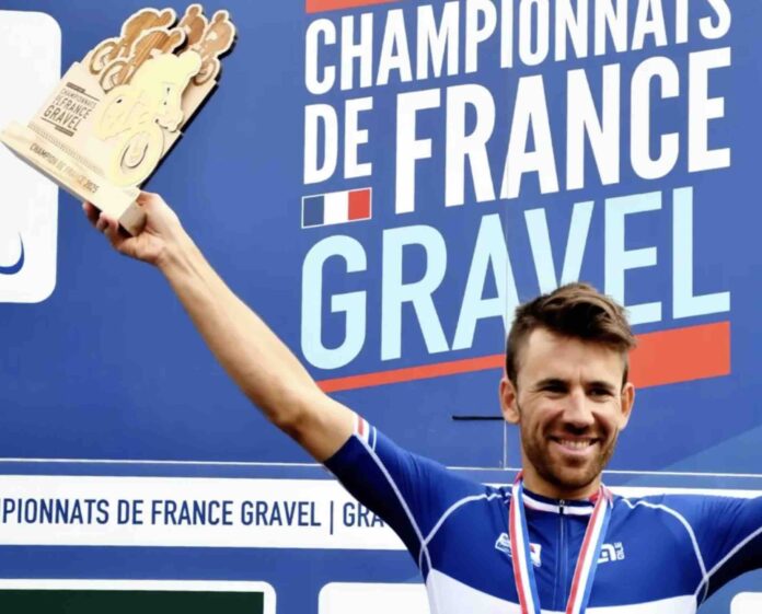 Hugo Drechou sacré premier champion de France de Gravel Romain Bardet vice champion