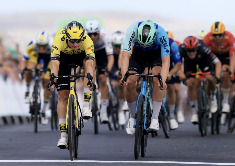 Tour de Grande Bretagne 2025 : Olav Kooij s’impose de justesse