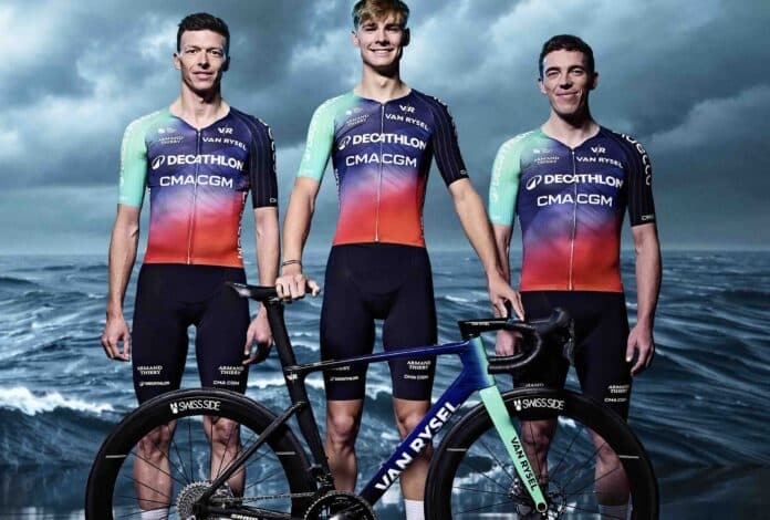 Decathlon CMA CGM 2026 le maillot symbole d'une ambition mondiale