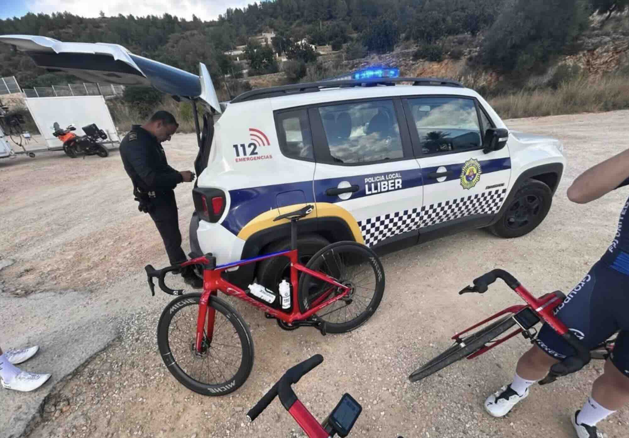 
		Commentaires sur Feu rouge grillé, 1 000 euros d’amende : la mésaventure espagnole de la Groupama-FDJ par sanglier5608		