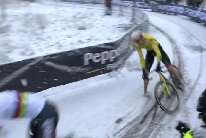 Van Aert terrassé par la neige la cheville brisée qui met fin à son hiver