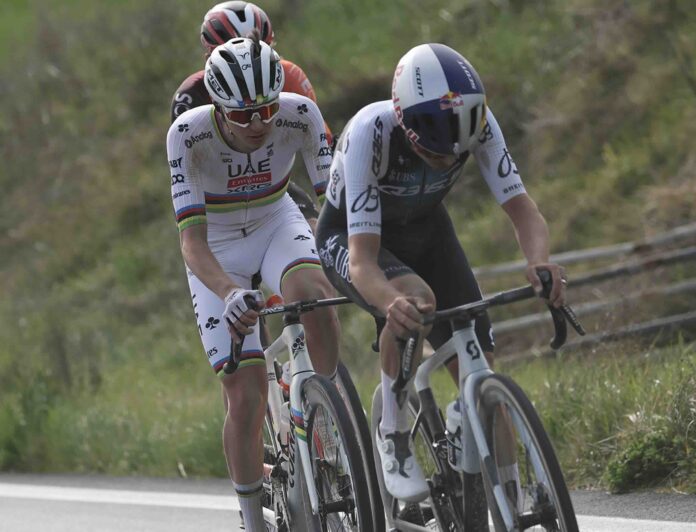 Tadej Pogacar est il battable que les Strade Bianche la réponse en 3 scénarios