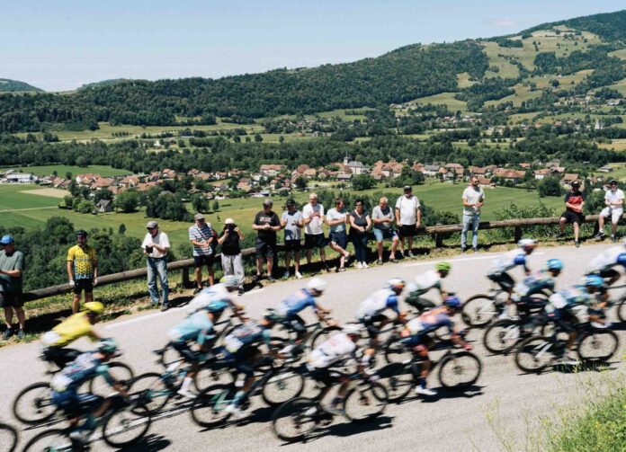 Championnat France 2026 la course en ligne raccourcie d'un tour à cause de la canicule départ décalé