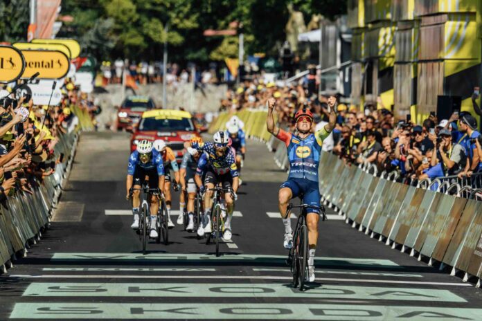 Tour de France 2026 étape 4 Mads Pedersen s'impose à Foix Lidl Trek en démonstration Torstein Traeen nouveau maillot jaune