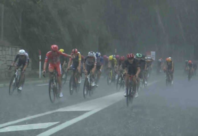 La Vuelta 2026 étape 3 la grêle arrête le peloton Pogacar en patron