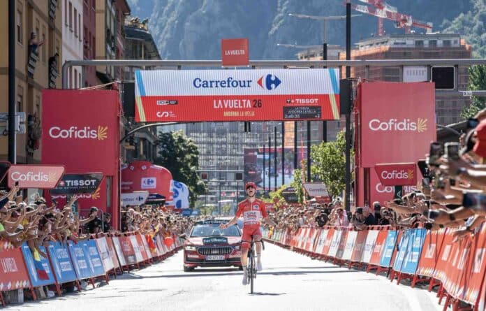 La Vuelta 2026 étape 4 Tadej Pogacar écrase Andorre 50 km en solitaire la Vuelta pliée