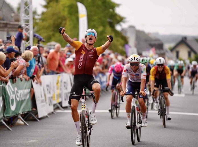 Polynormande 2026 Hugo Page s'impose au sprint Emilien Jacquelin découvre le peloton