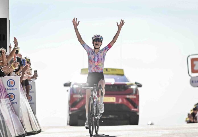 Tour de France Femmes 2026 étape 7 Kasia Niewiadoma gagne le Ventoux maillot jaune Reusser et Vollering piégées