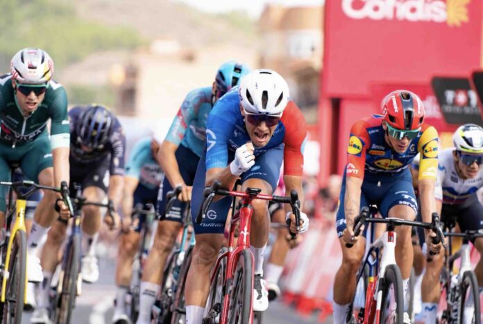 La Vuelta 2026 étape 10 Bastien Tronchon surprend tout le monde à Elche Van Aert encore raté